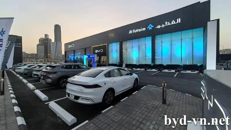 Những hình ảnh đầu tiên showroom ô tô điện BYD tại Saudi Arabia