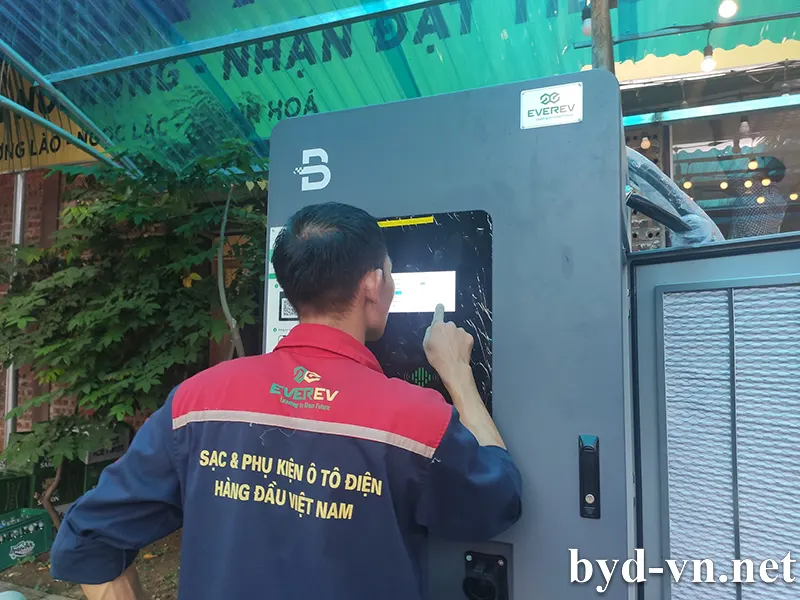 EverEV thông báo đã hoàn thành việc lắp đặt bộ sạc nhanh DC 60kW tại nhà hàng Dũng Út, Thanh Hóa