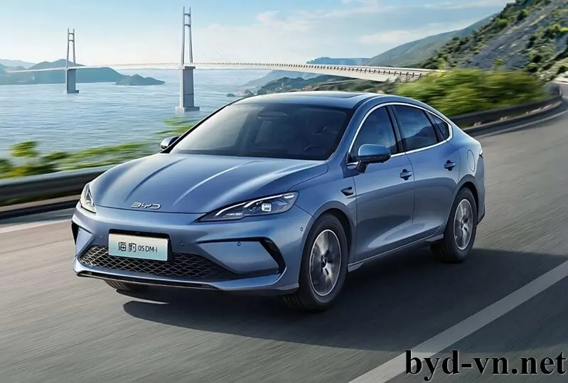 BYD Seal 05 DM-i hoạt động phạm vi 2000km ra mắt tại Trung Quốc
